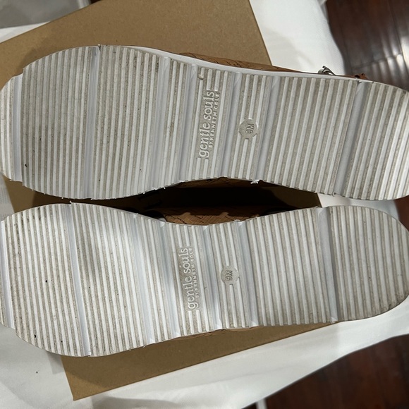 Gentle Souls by Kenneth Cole “Kiki” size 9 - Picture 4 of 5